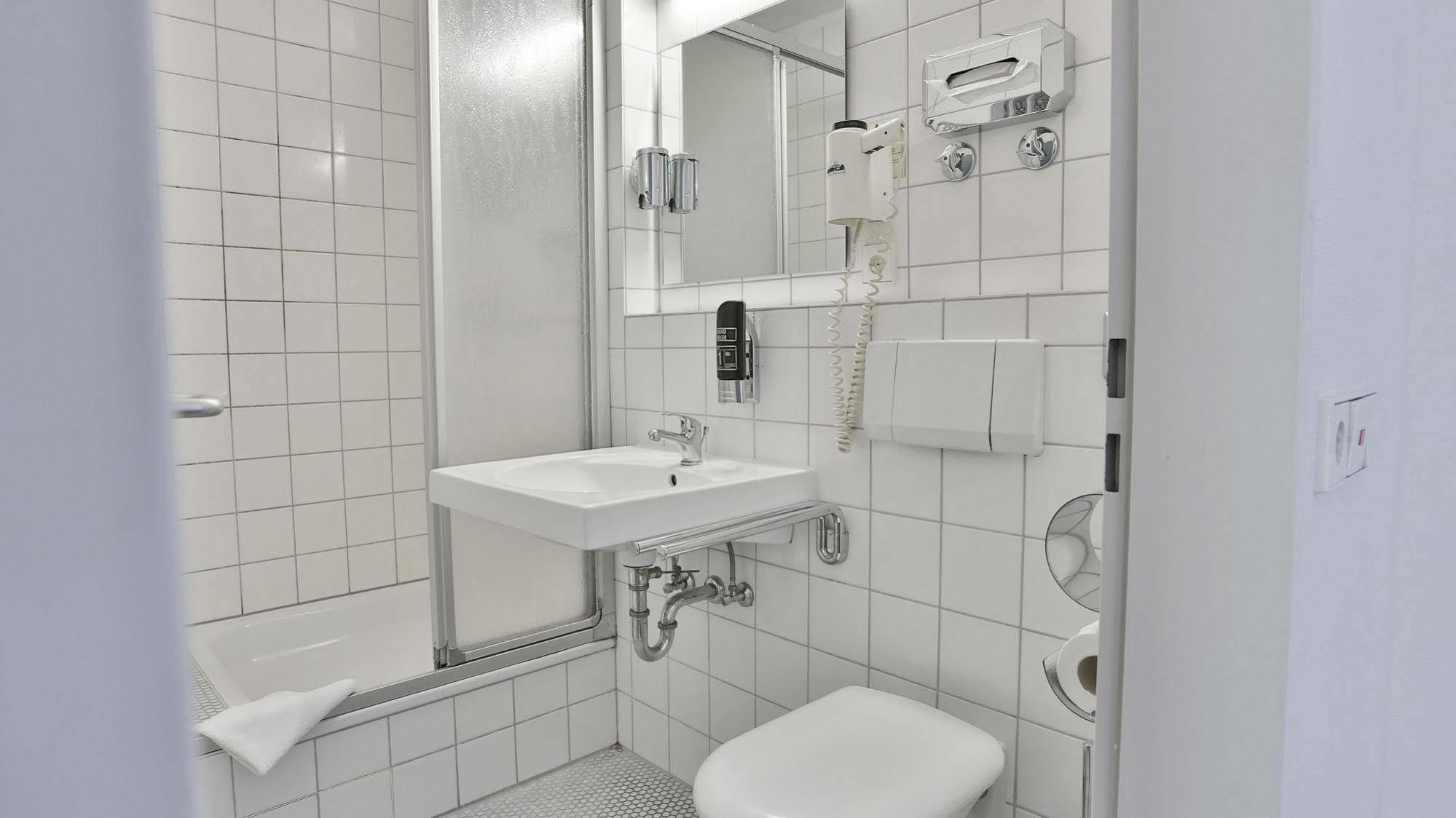 Hotel Maurer Карлсруе Екстер'єр фото