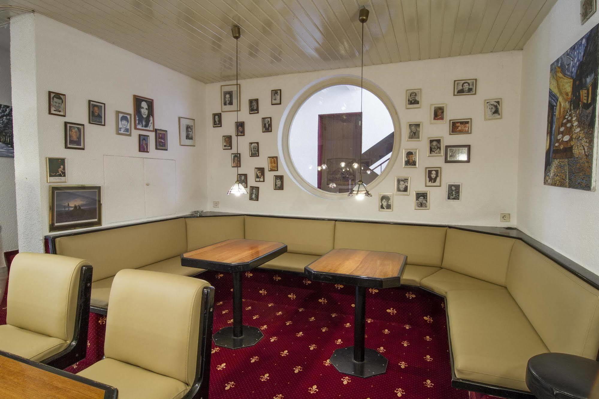 Hotel Maurer Карлсруе Екстер'єр фото